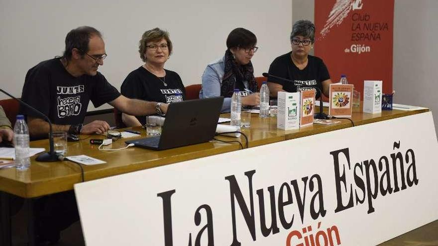 La Asociación de Vecinos &quot;Santiago&quot; presenta sus &quot;laboratorios&quot;