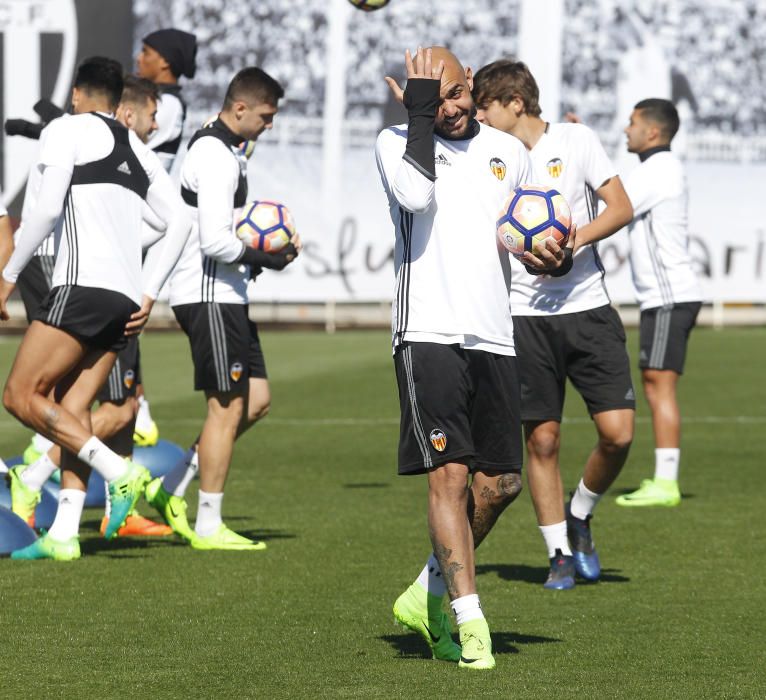 El entrenamiento del Valencia CF, en imágenes