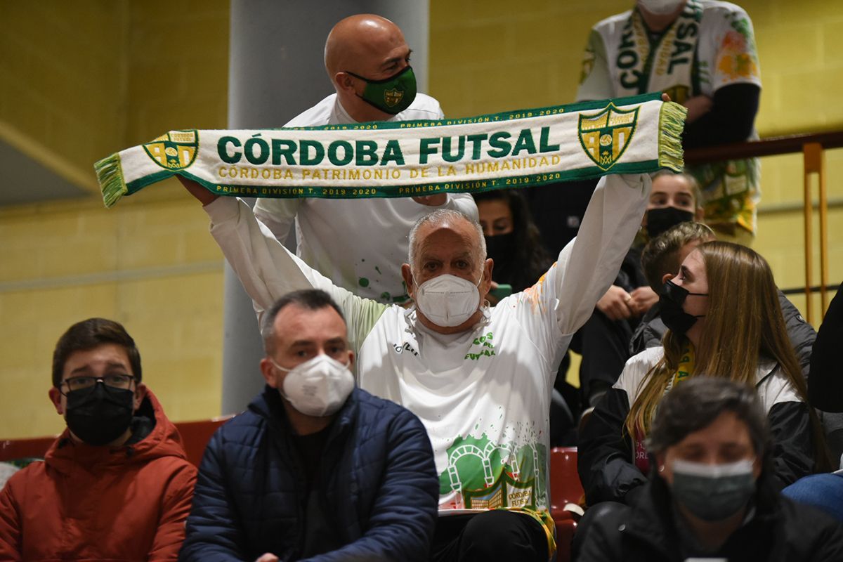 Las imágenes del partido entre el Córdoba Futsal y el Valdepeñas