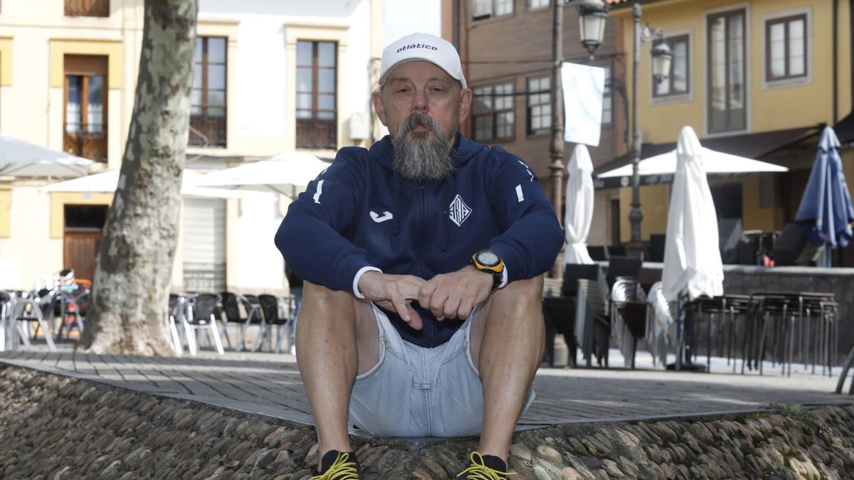 Manolo Taibo, esta semana, en el parque del Carbayedo.