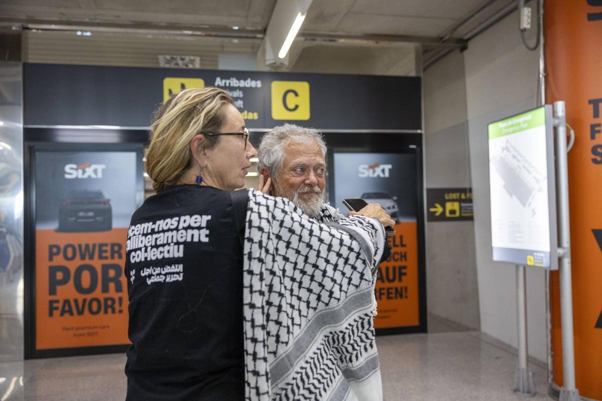 FOTOS | El mallorquín de la flotilla a Gaza denuncia agresiones y torturas al regresar a Palma