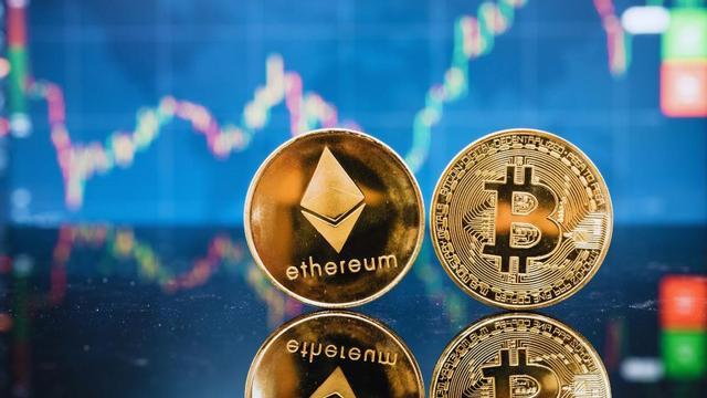 Imagen de las dos principales criptomonedas del sector, bitcoin (BTC) y ethereum (ETH), las cuales llevan una semana de leves subidas pese al conflicto de Irán.