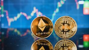 Las compras totales de Bitcoin y Ethereum caen a nuevos mínimos de 2025