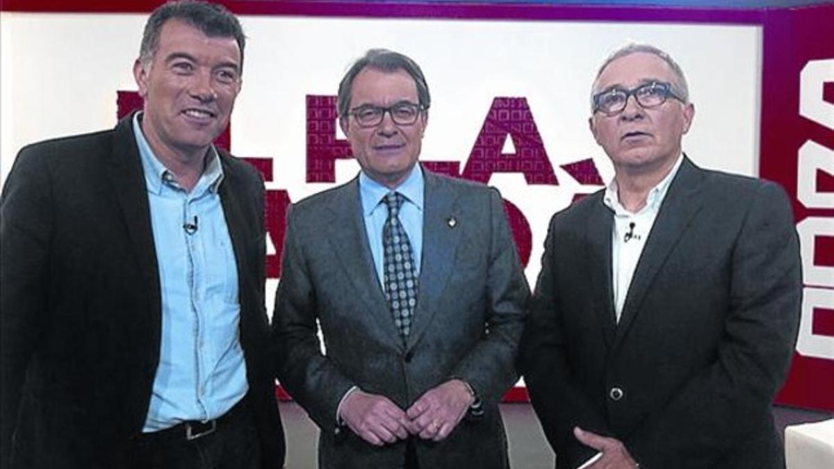 Pep Plaza, Artur Mas y Xavier Sardà, ayer, antes de la grabación en BTV.