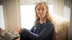 Rebecca Solnit, autora de ’Los hombres me explican cosas’, tomando el té en su casa de San Francisco.