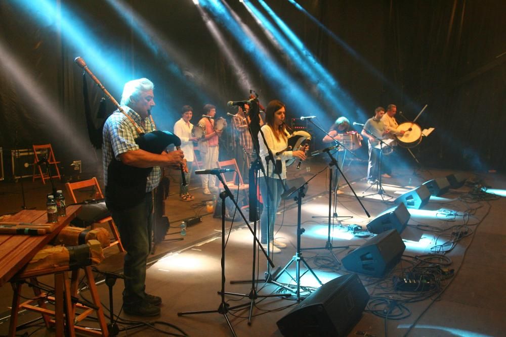 Callobre se sumerge en la música folk