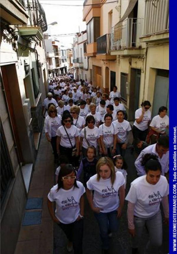 MULTITUDINARIA MARCHA SOLIDARIA CONTRA EL CÁNCER EN LA VILAVELLA