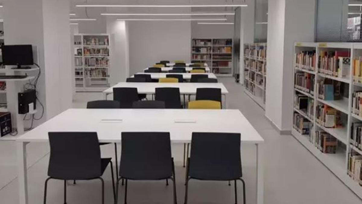 Interior de la nueva biblioteca de Benimaclet, la más grande de València