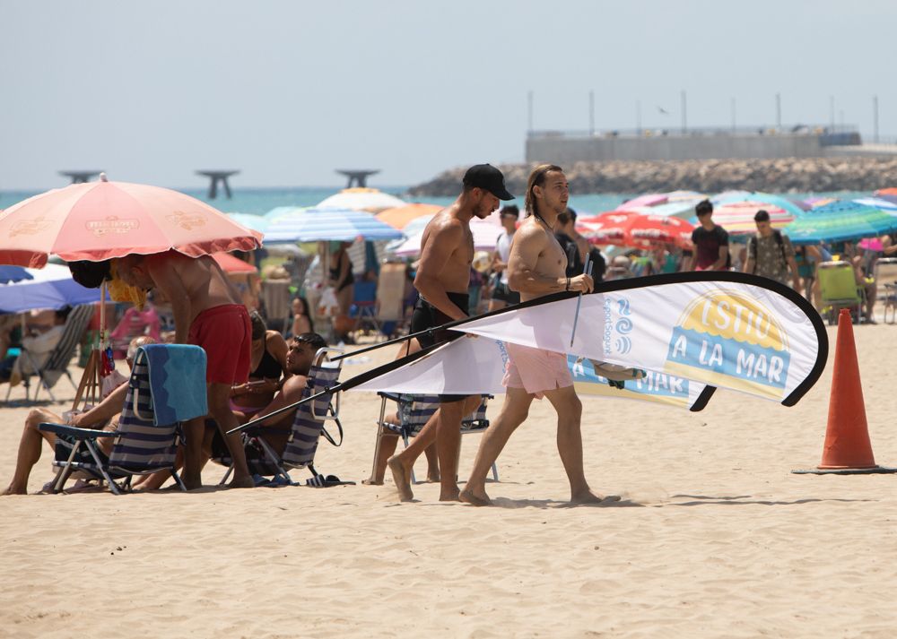 Éxodo a la playa del Port de Sagunt