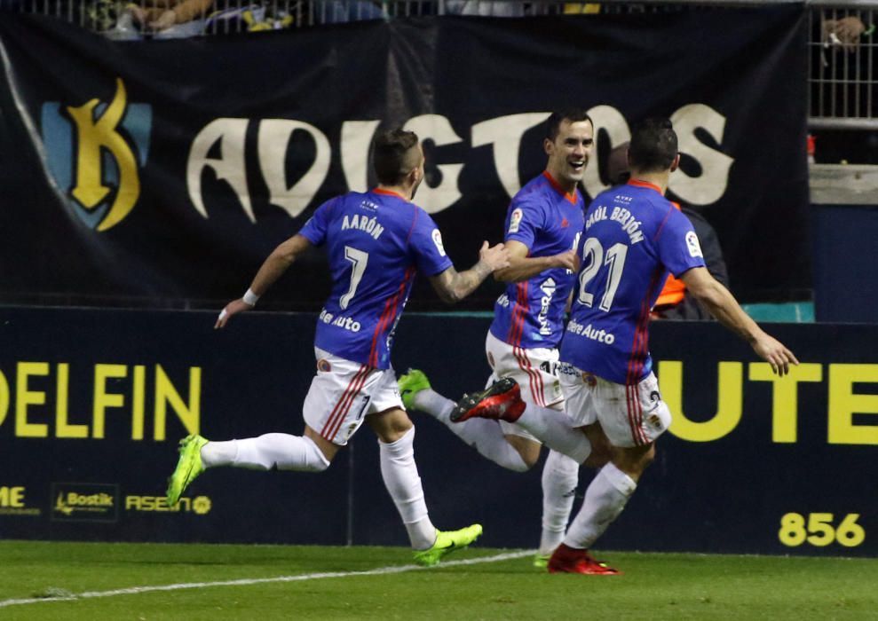 El partido entre el Cádiz y el Real Oviedo, en imágenes