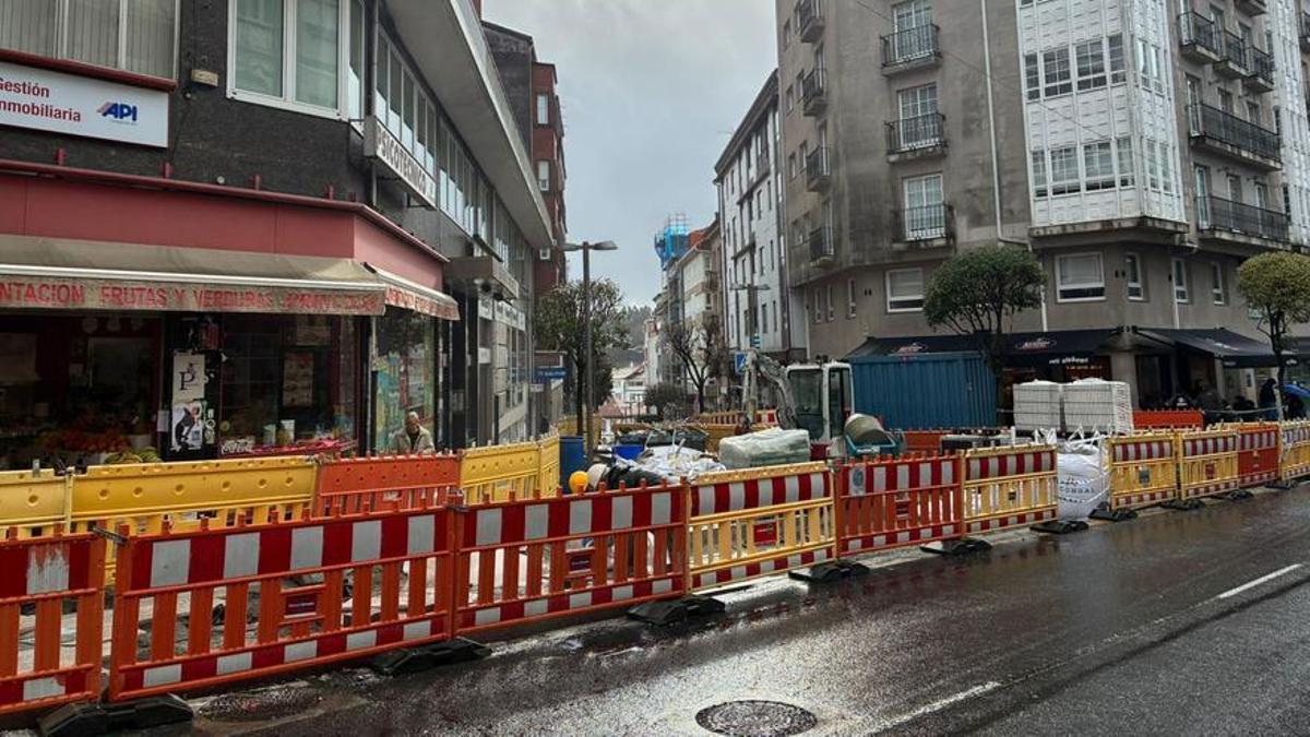 Obras en el cruce de la rúa do Hórreo con Gómez Ulla.