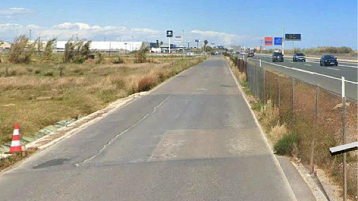 Vía de servicio de la V-21.