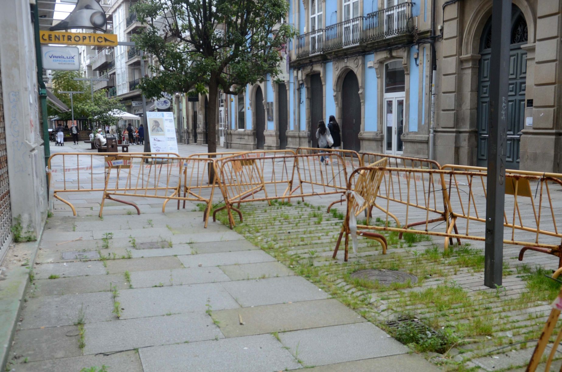 Una de las zonas del centro de Vilagarcía en la que proliferan las vallas.