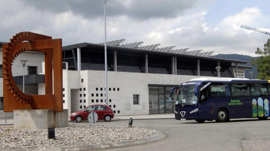 La estación de autobuses de Mieres, donde estará una de las paradas. | LNE