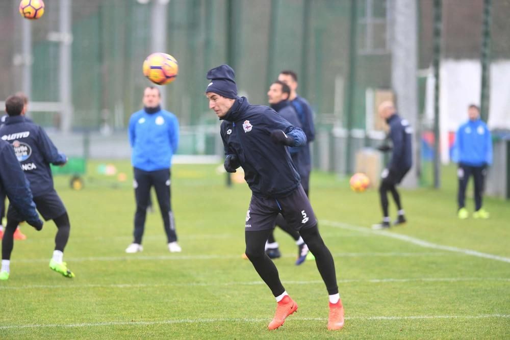 El Dépor cierra entrenándose una semana sin fútbol