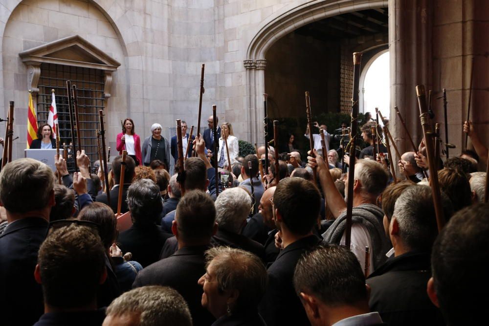 Manifestació d'alcaldes a favor del referèndum