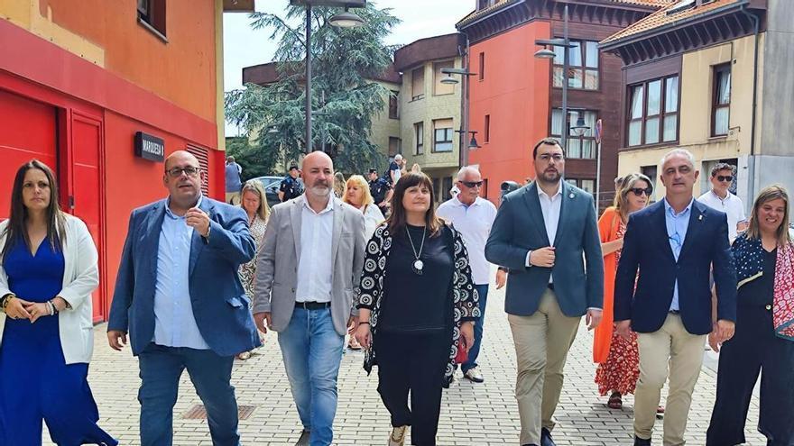 Barbón anuncia en Candás la cesión al Ayuntamiento de Carreño de 35.000 metros cuadrados de suelo para acelerar la recuperación de Perlora y una playa verde junto a Les Huelgues