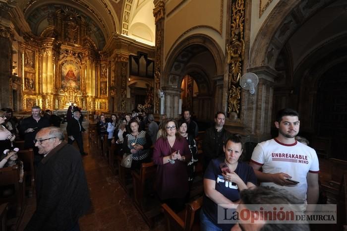 Ofrenda floral a la Virgen de las candidatas a Reina de la Huerta