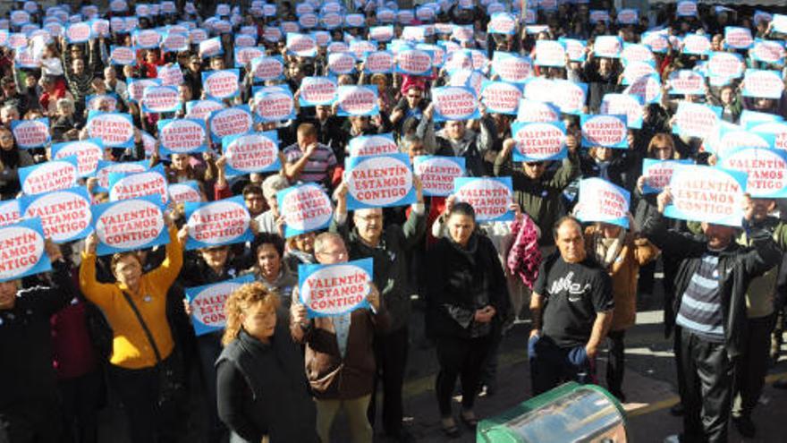 1.200 personas se reunieron en la Plaza de La Zarzuela para pedir la libertad de Valentín