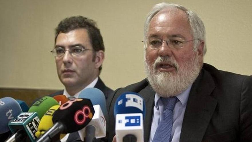 Arias Cañete asegura que al Gobierno &quot;no le temblará el pulso&quot; ante las amenazas británicas