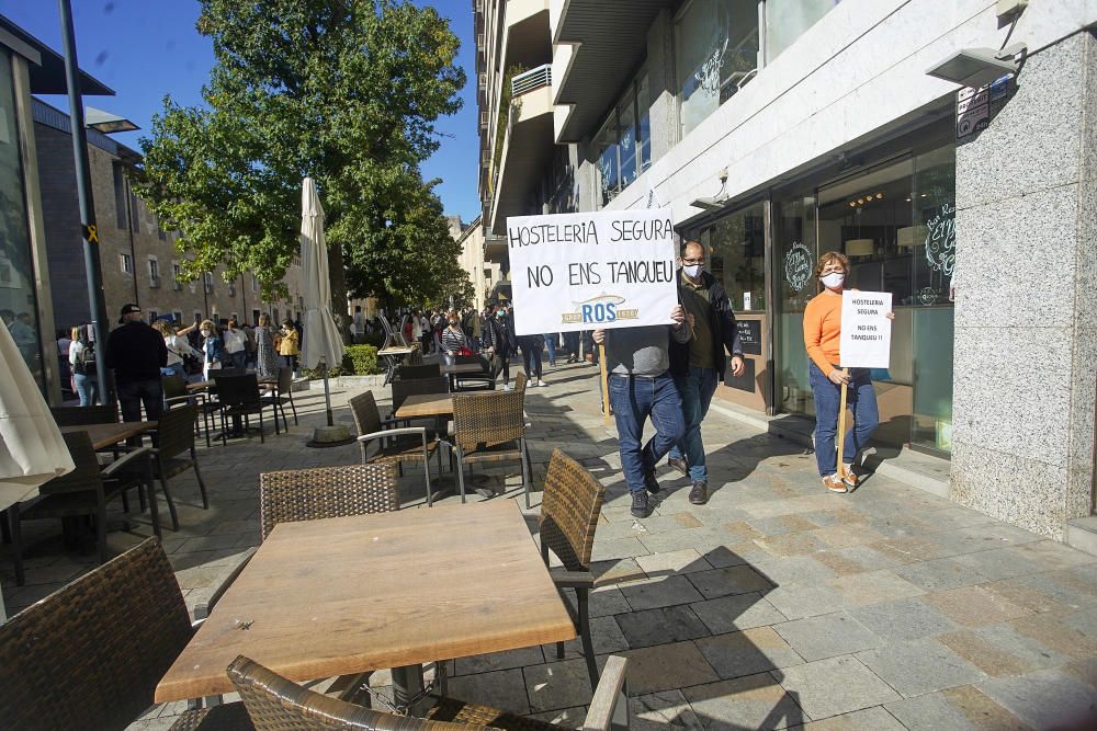 L''hostaleria i l''estètica gironines surten al carrer per protestar contra el tancament