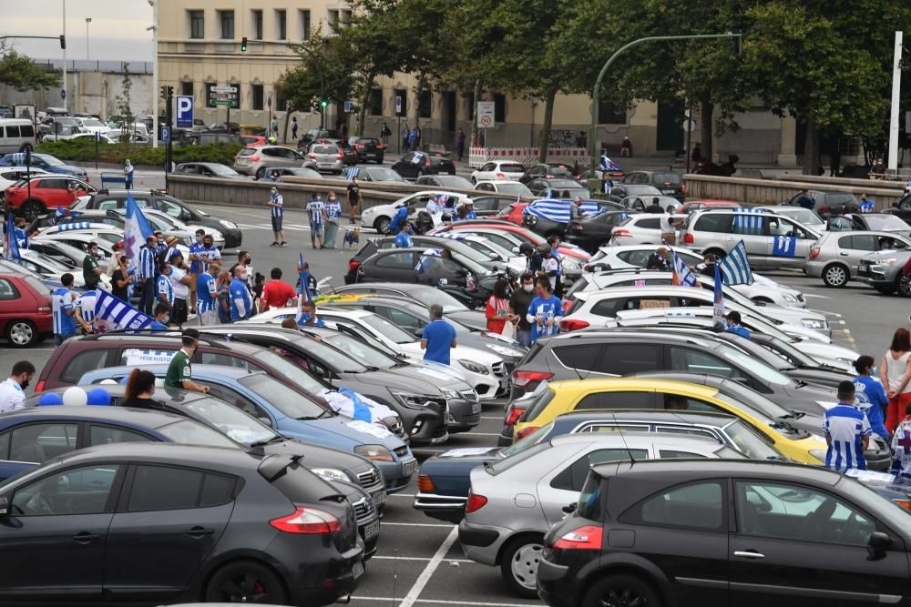 La caravana en defensa del Deportivo colapsó el tráfico en varios puntos de A Coruña.