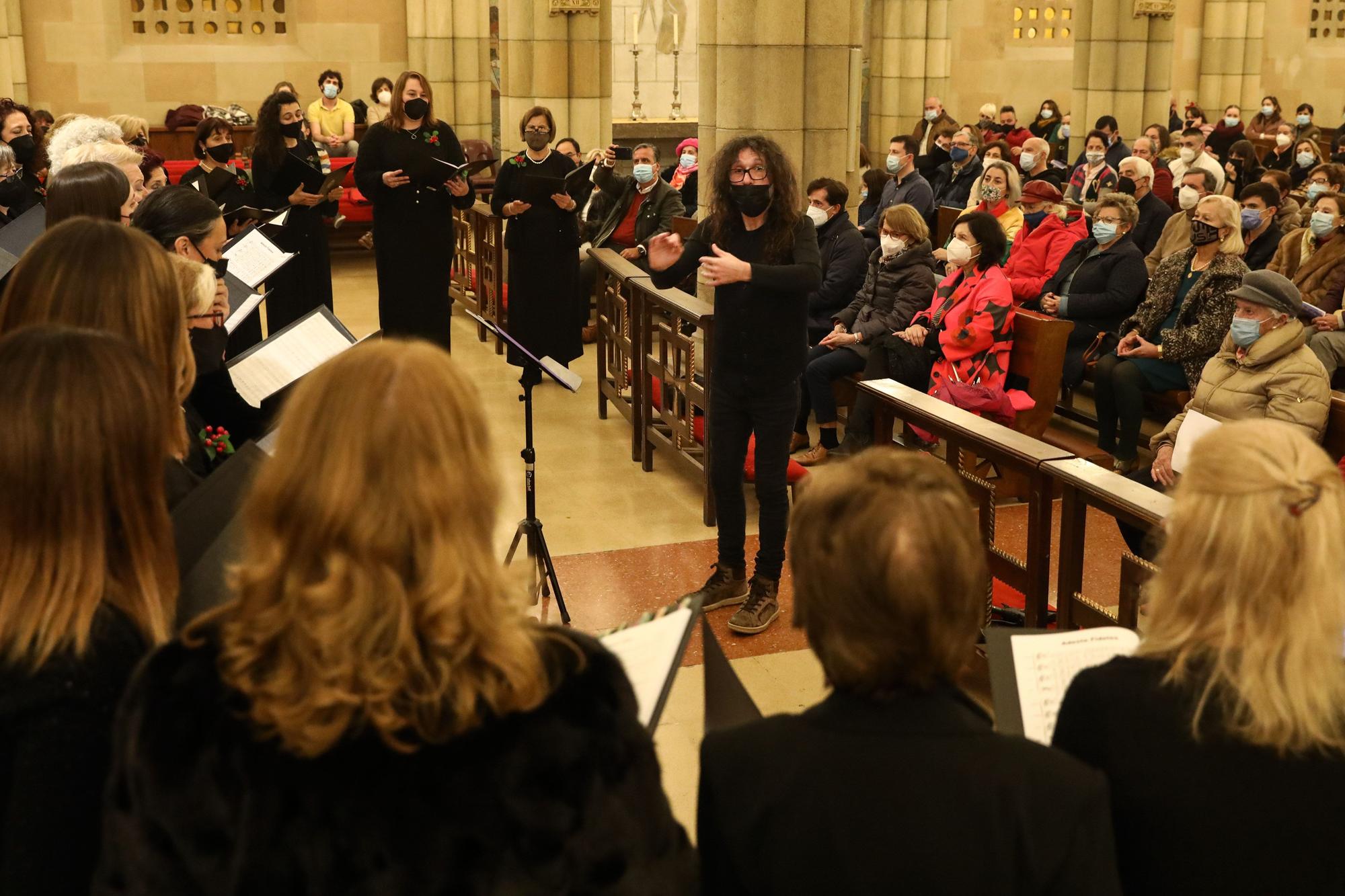 El concierto de Navidad de la Coral Polifónica, en imágenes