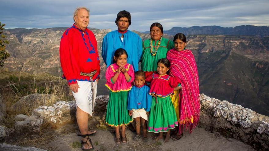 Romayne Wheeler amb membres de la comunitat Tarahumara.