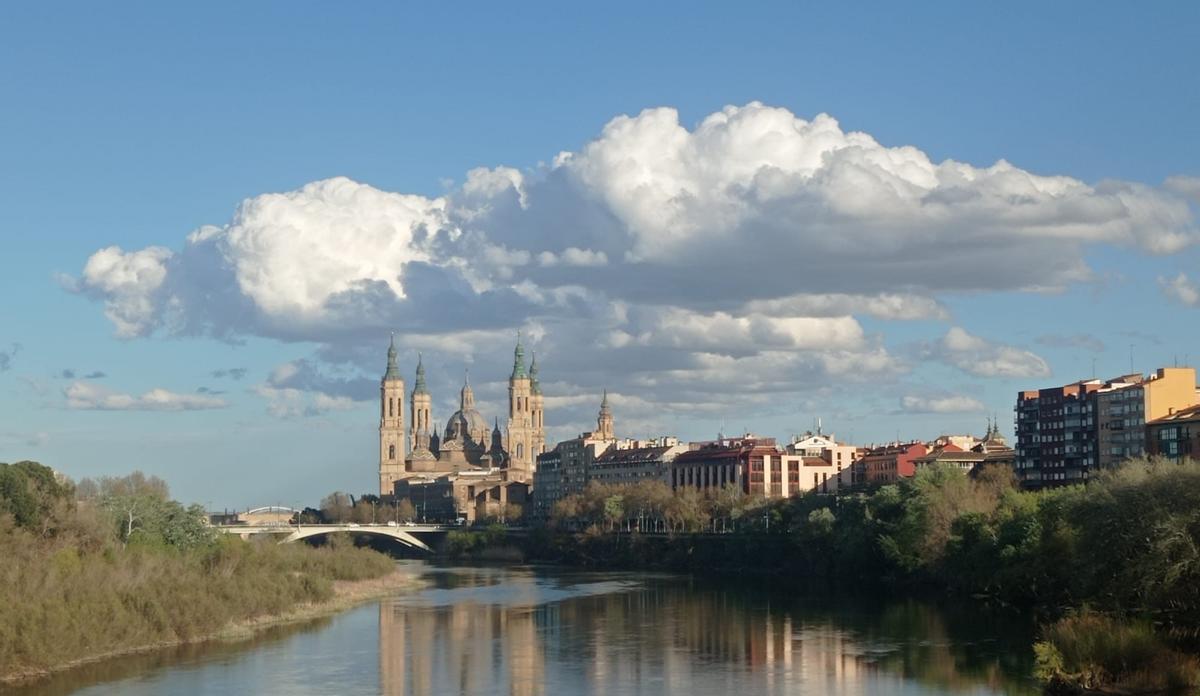 El Pilar desde el puente de La Almozara
