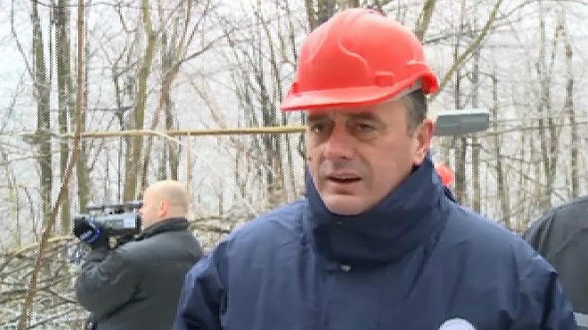 Un bloc de gel cau al cap del ministre serbi d’Energia