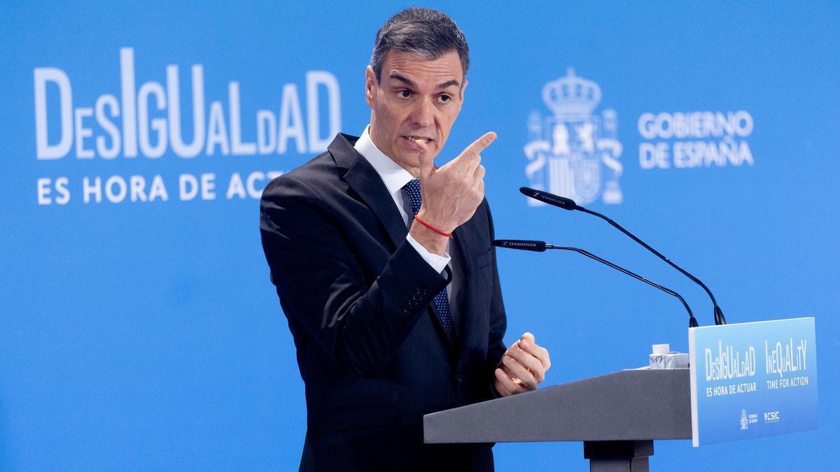 Sánchez habla en un acto de homenaje al pueblo gitano