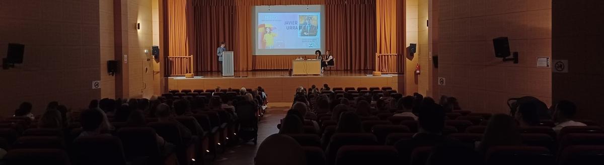 Numerosos padres y madres del colegio Pureza de María-Cid acudieron a la charla de Javier Urra.
