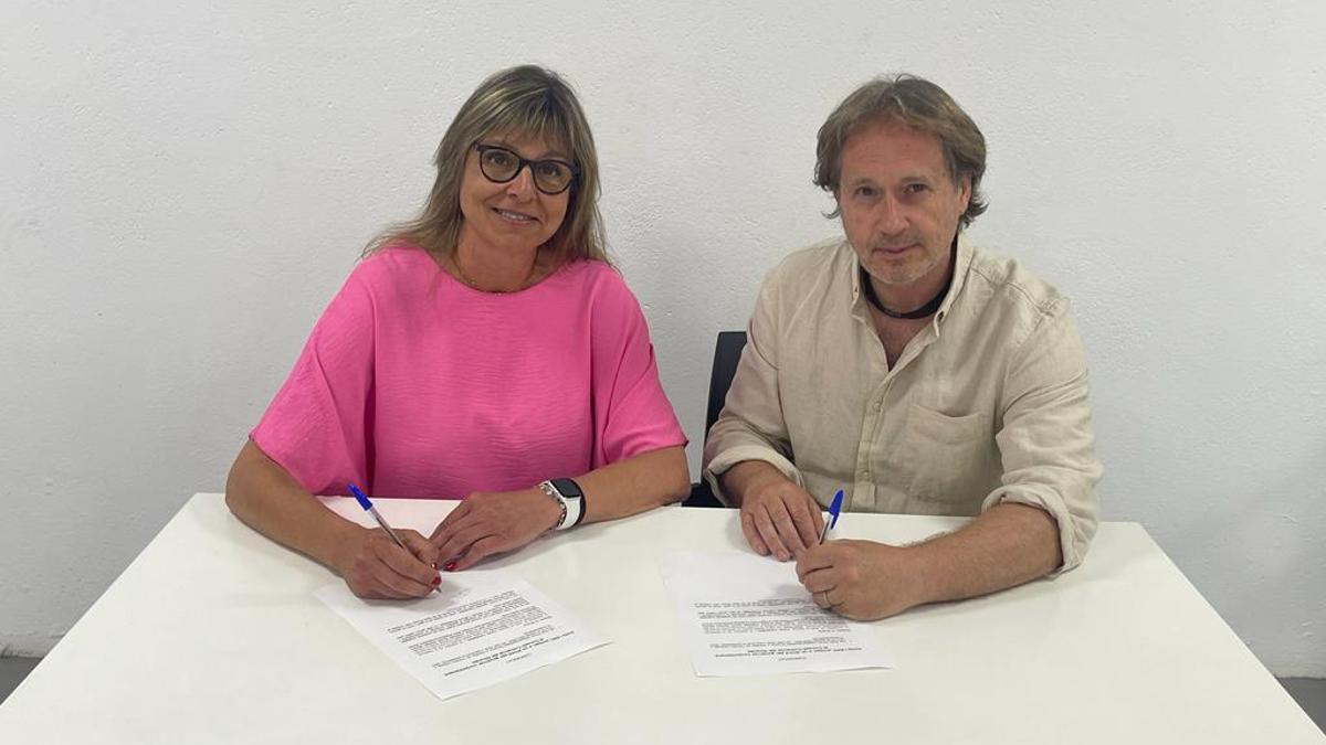 La presidenta de Junts al Gironès, Fanny Carabellido, i el president de la Federació Comarcal d’ERC al Gironès, Albert Rosa.