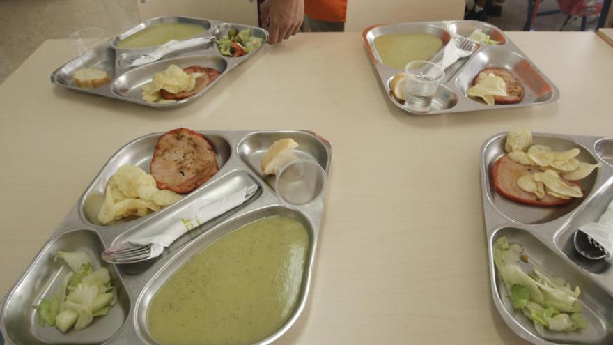 Los alumnos con beca completa de comedor recibirán vales para comer.