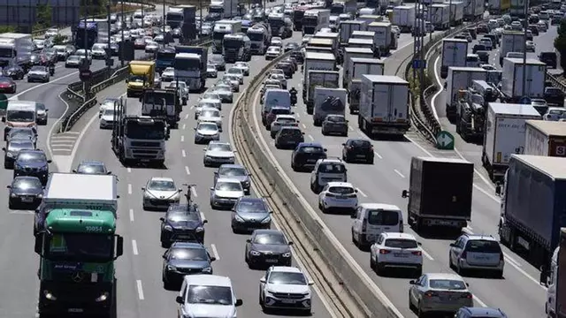 Por qué deberías llevar el depósito de tu coche lleno en agosto