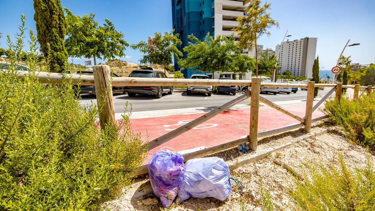 Nuevos viales de la zona de Poniente, que no aparecen en el mapa de FCC y que, por tanto, no tienen asignado personal fijo ni vehículos para barrer o recoger la basura.