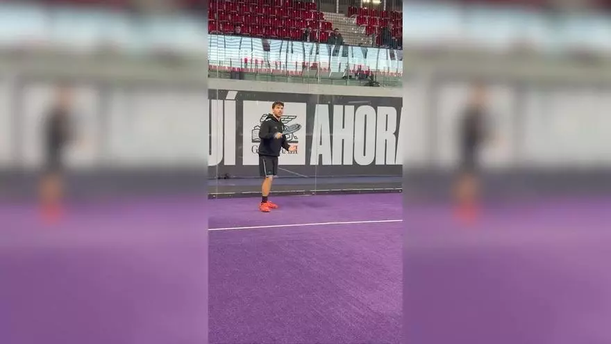 Pierre Gasly, jugando a padel con el XTeam Alpine