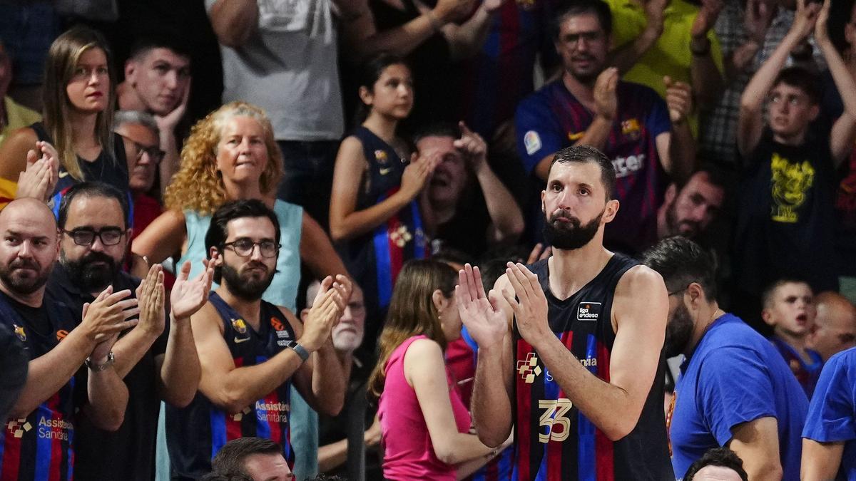 Mirotic recibe el aplauso del Palau Blaugrana