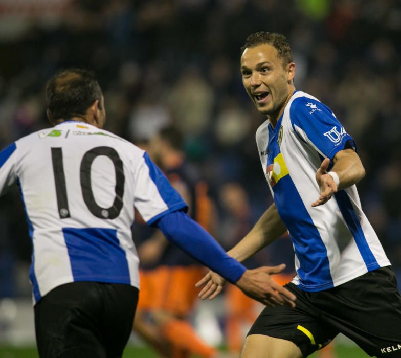 El Hércules remonta al Mestalla con goles de Pablo Íñiguez y Carlos Martínez