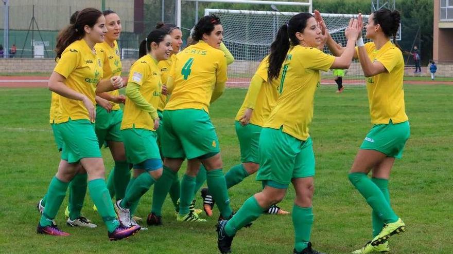 Las jugadoras celebran un gol en la Ciudad Deportiva.