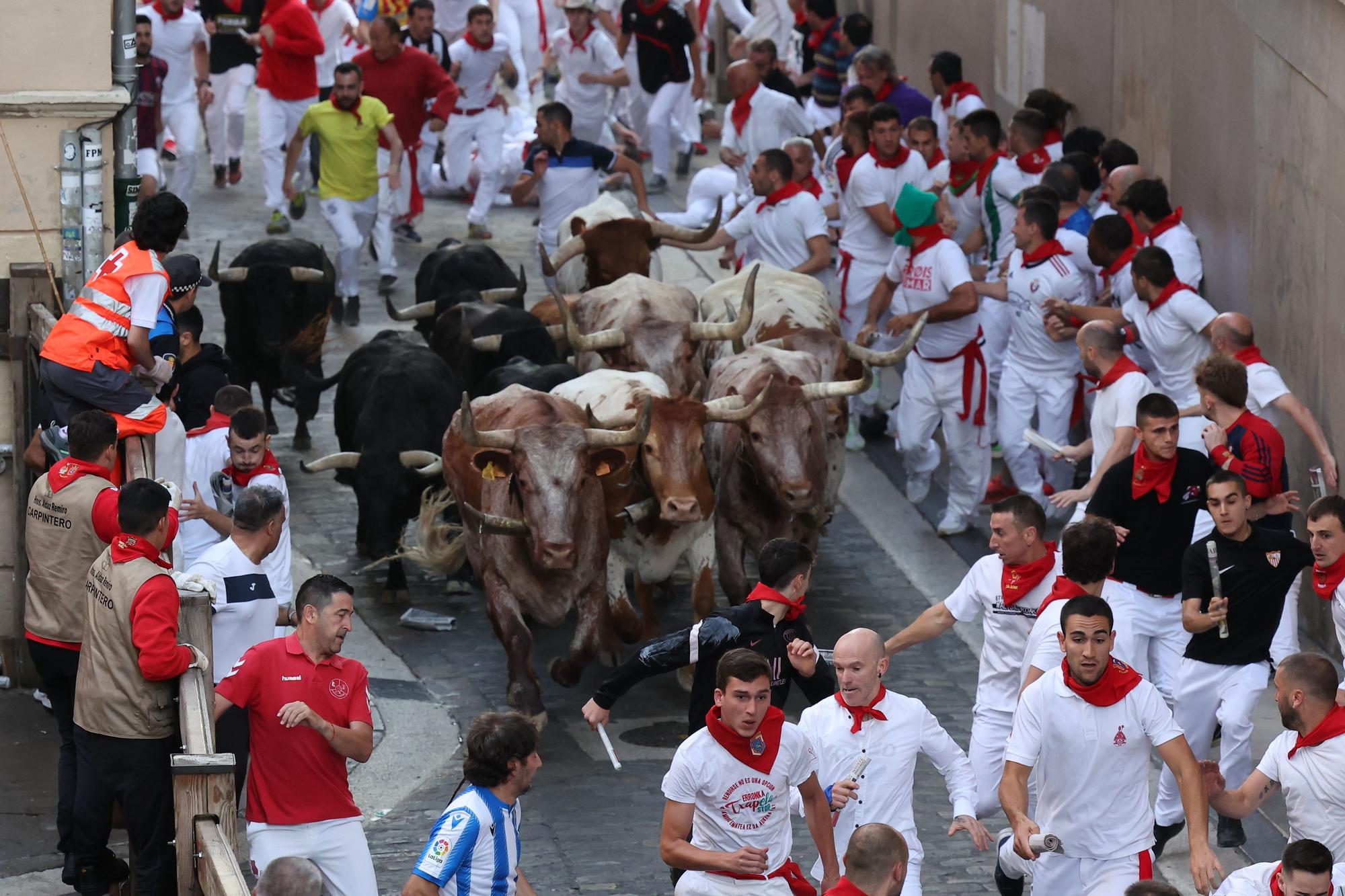 Los toros de Jandilla protagonizan el sexto encierro de Sanfermines