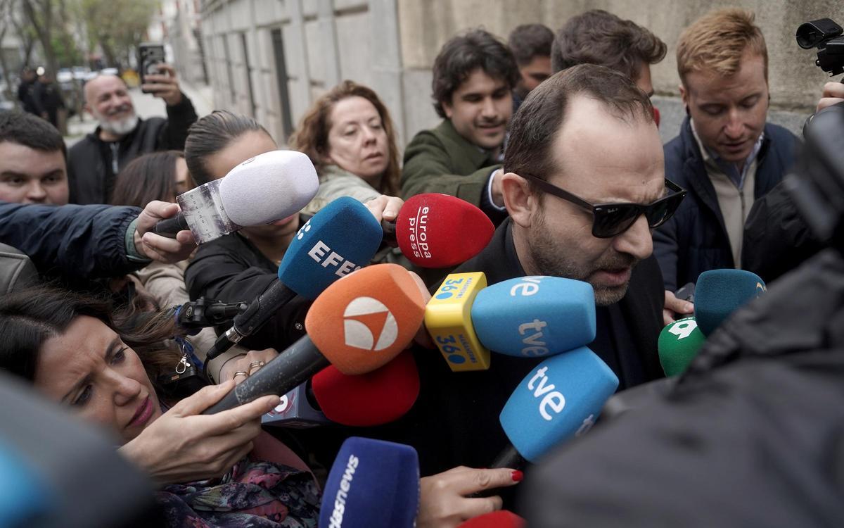 Víctor Ábalos, a la salida del Supremo. Juicio a José Luis Ábalos y Koldo García en el Supremo