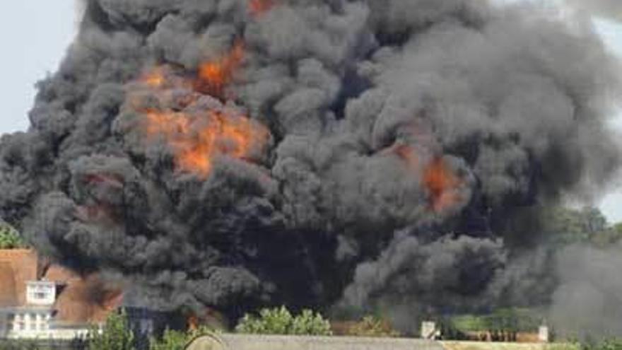 La bola de fuego que se formó tras el accidente.