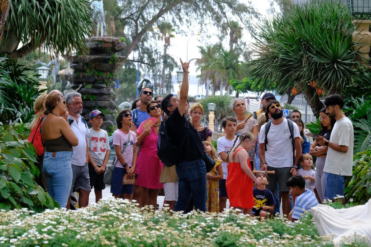 Actividad familiar en busca de los animales escondidos en Las Palmas de Gran Canaria
