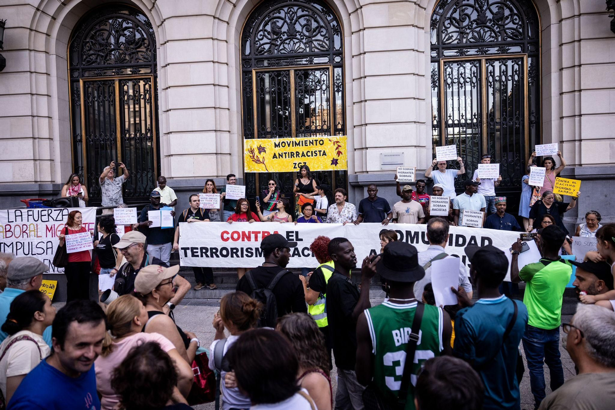 En imágenes | Manifestación en contra del racismo en Zaragoza