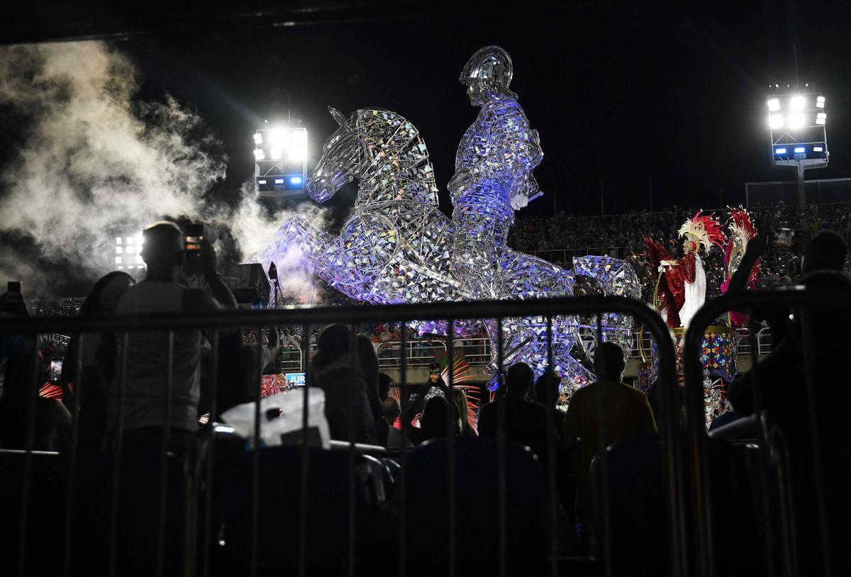 El Carnaval de Brasil festeja el fin de la era Bolsonaro