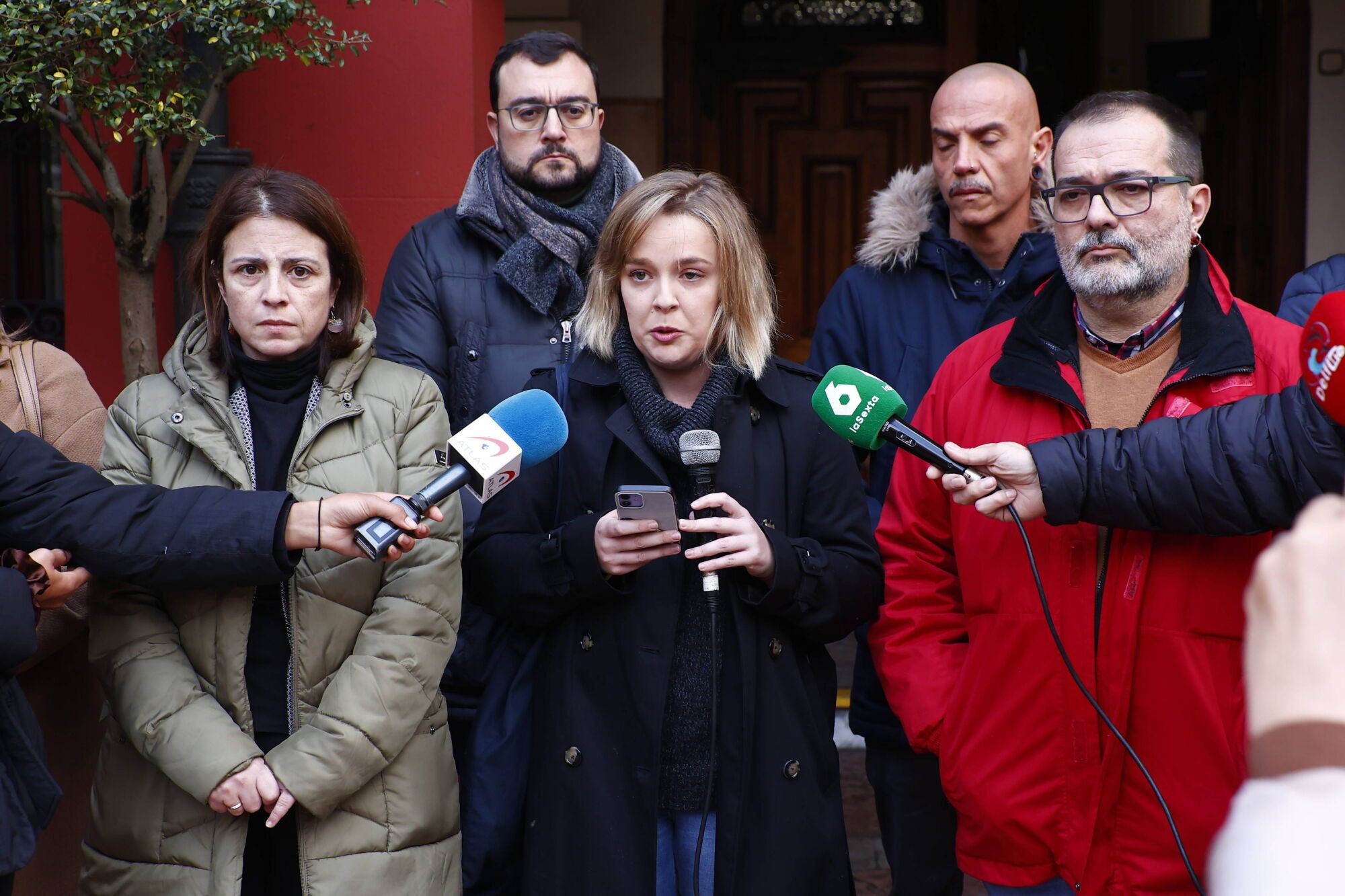 Multitudinaria manifestación en Langreo de repulsa por la muerte de Karilenia