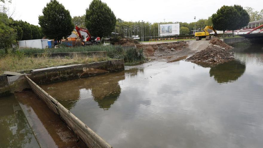 El desmantelamiento del anillo navegable del Piles avanza con el relleno del canal de navegación