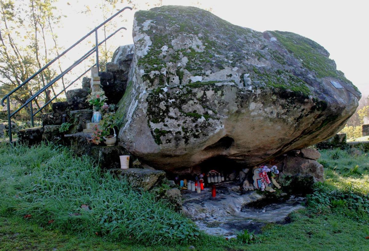 Rocha dos milagres da Penadauga.