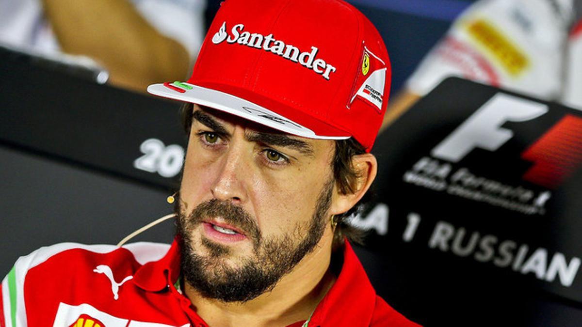 Fernando Alonso, durante la rueda de prensa previa al GP de Rusia, en Sochi